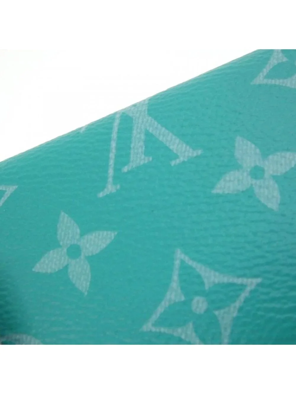 Louis Vuitton Taigarama Discovery Compact Wallet
